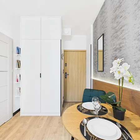 Marywilska 66a Comfort By Superapart With Parking Varsovia