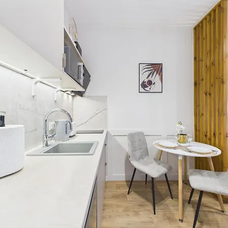 Marywilska 66a & Parking By Superapart