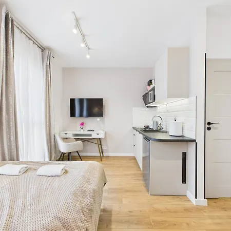 Marywilska 66a Comfort By Superapart Varşova