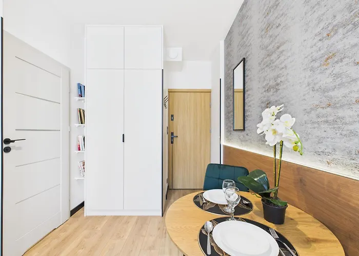 Marywilska 66a Comfort By Superapart With Parking Warszawa