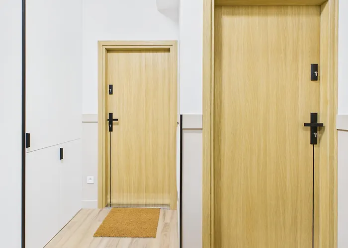 Marywilska 66a Comfort By Superapart With Parking Warszawa