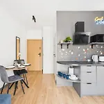 Daire Marywilska 66a Comfort By Superapart With Parking Varşova